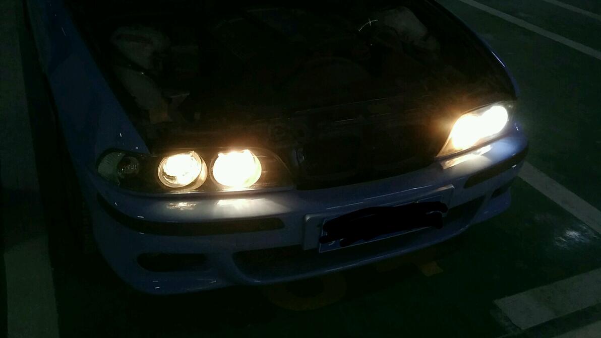 撞到连续变道的车后趁机了解大灯测电笔 慢慢整备E39的实用指南