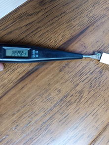 测电笔测手机充电口为何显示高电压？探究安全用电的奥秘